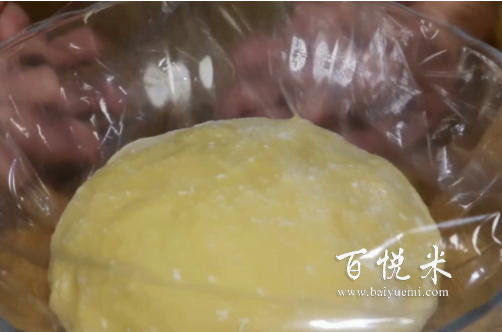 只用1碗面粉,3個(gè)雞蛋,教你懶人面包做法,有電飯鍋就能做